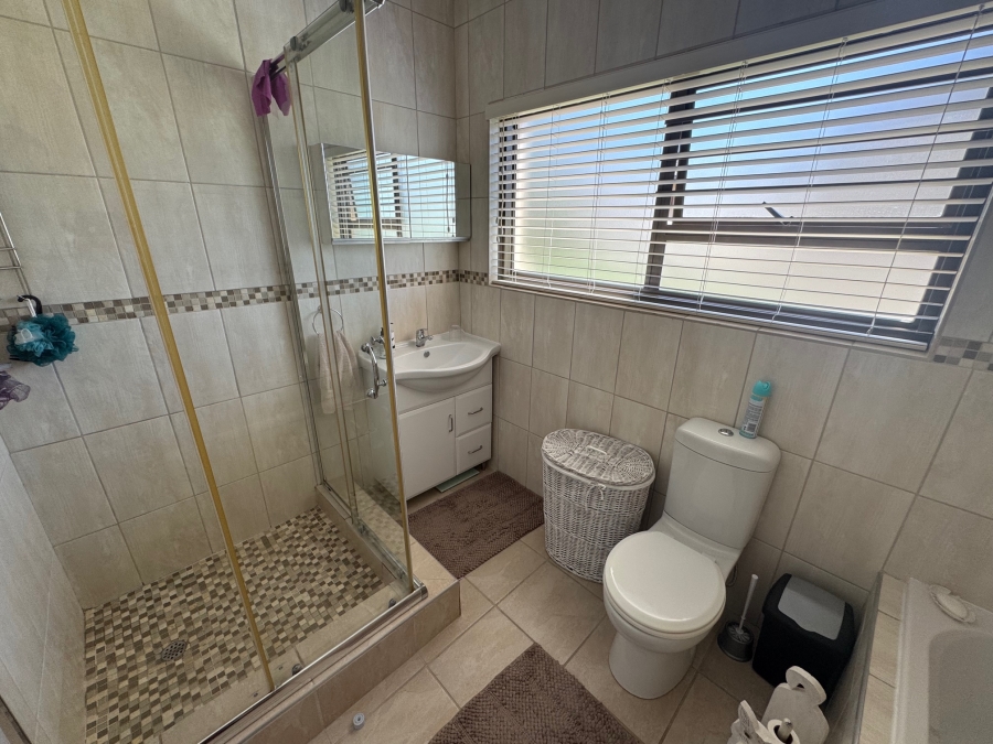 4 Bedroom Property for Sale in Denver Park Western Cape